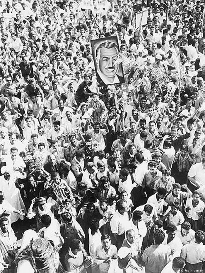 Anhänger des früheren ägyptischen Präsidenten Gamal Abdel Nasser in den Straßen Kairos im Jahr 1967; Foto: public domain