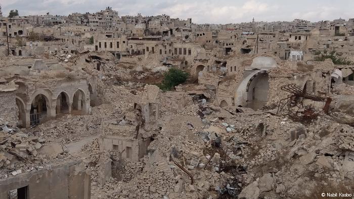 Der Ibshir-Mustafa-Pasha-Gebäudekomplex (links) und das Bahramiyya-Hammam (rechts) in Aleppo. Foto: Nabil Kasbo