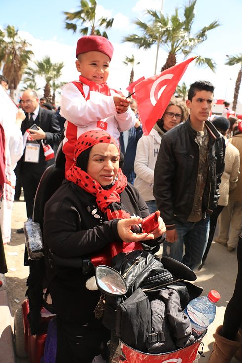 نساء تونسيات في احتجاج  - ربيع سنة 2012 - ضد حزب النهضة الإسلامي - تونس.  Foto: © Aya Chebbi