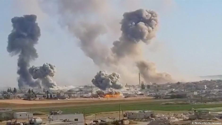 Bombardements in der Nähe der Ortschaft Khan al-Subul in der syrischen Provinz Idlib; Foto: Reuters/White Helmets