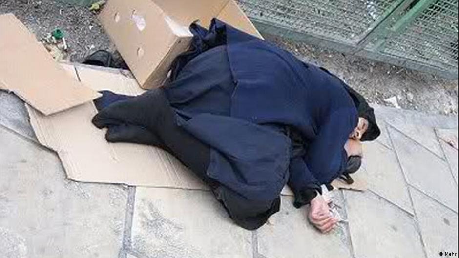 Homeless woman in Tehran (photo: Mehr)
