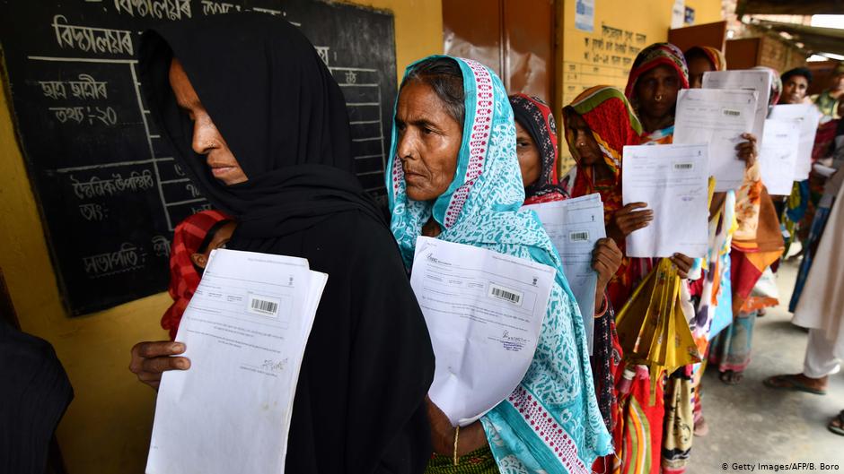 نحو مليوني شخص من المسلمين في ولاية آسام الهندية مهددون بترحيلهم إلى بنغلاديش.   Foto: AFP/Getty Images