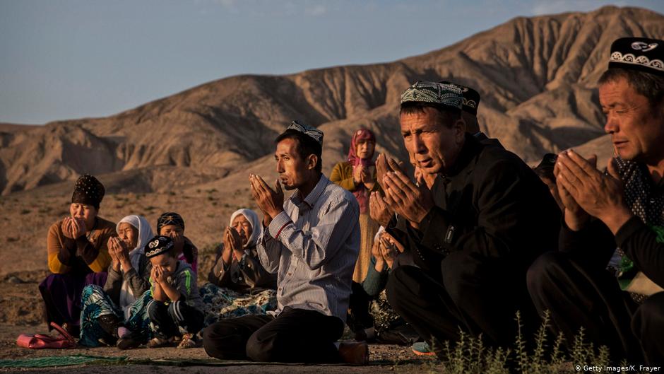 مسلمون إيغور في الصين في صلاة عيد الأضحى