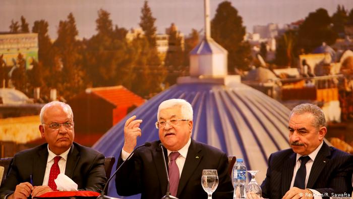 الرئيس الفلسطيني محمود عباس وصف خطة ترامب السلام في الشرق الأوسط بأنها "مؤامرة" وقال: القدس ليست للبيع. (photo: Reuters/R. Sawafta)
