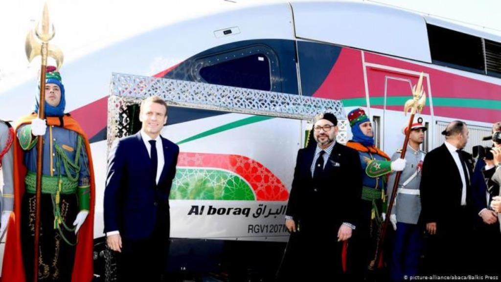 دشن الرئيس الفرنسي ايمانويل ماكرون والعاهل المغربي محمد السادس في مدينة طنجة القطار فائق السرعة بين طنجة والدار البيضاء في شهر نوفمبر 2018.