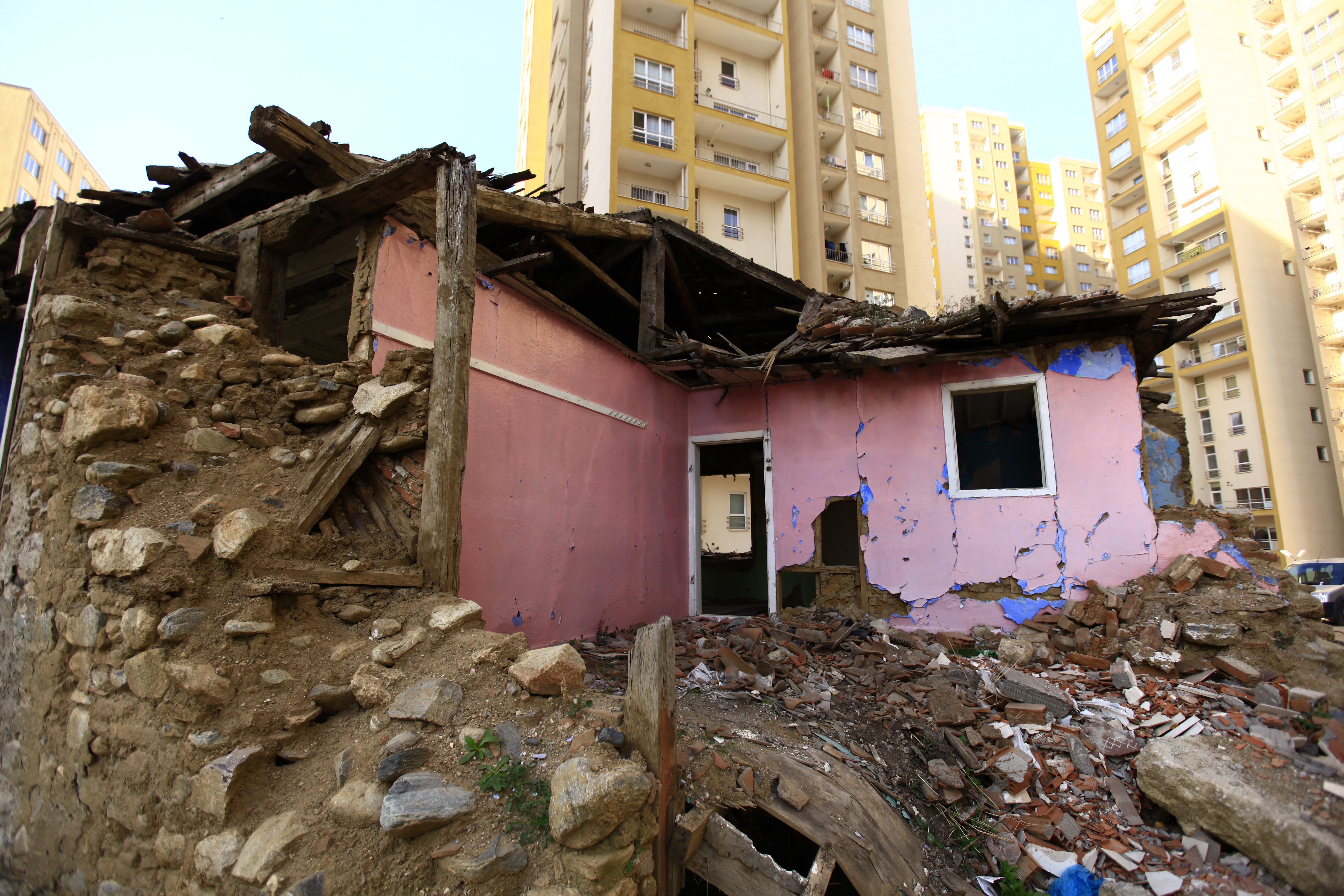 Abriss alter Wohnviertel in Istanbul; Foto: Hüseyin Narin