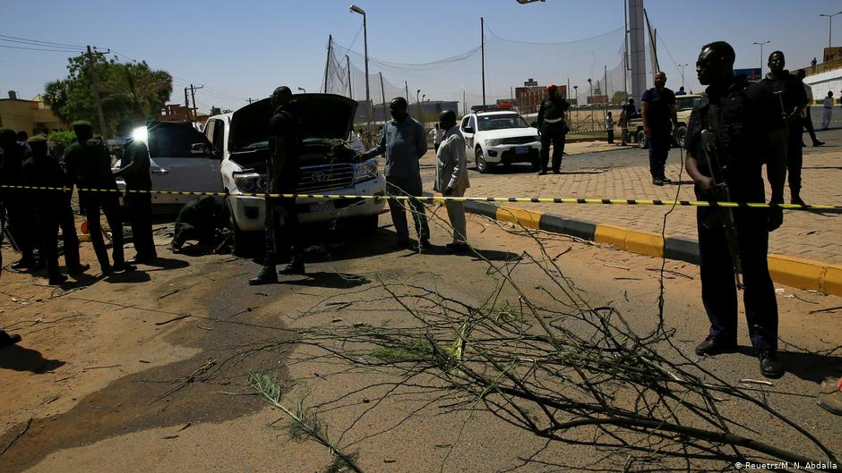 Attack on Prime Minister Abdalla Hamdok in Khartoum on 9 March 2020 (photo: Reuters/N. Abdalla)