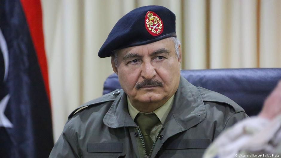 Libyens General Khalifa Haftar; Foto: picture-alliance/Balkis Press