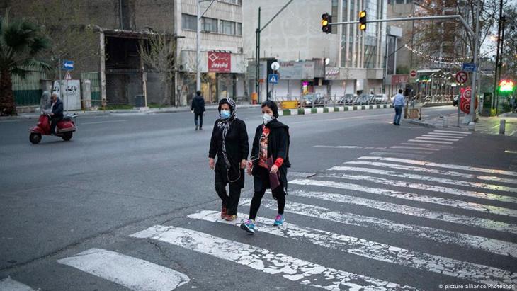 An empty street in Tehran, the capital of Iran (photo: picture-alliance/Photoshot)