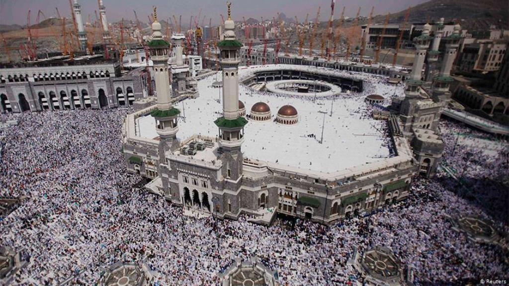 Pilgrims praying at the Great Mosque in Mecca (photo: Reuters)