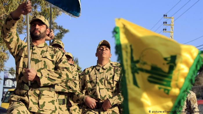 Members of Hezbollah's military wing (photo: picture-alliance/AP Photo/M. Zaatari)