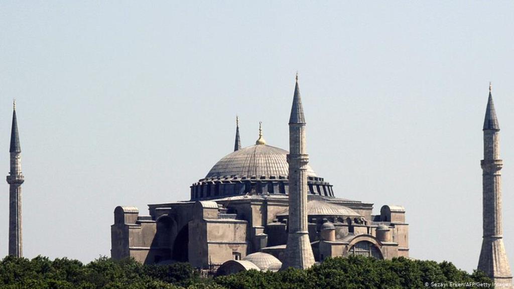 A Turkish mosque (photo: Getty Images/AFP/ S. Erkan)	