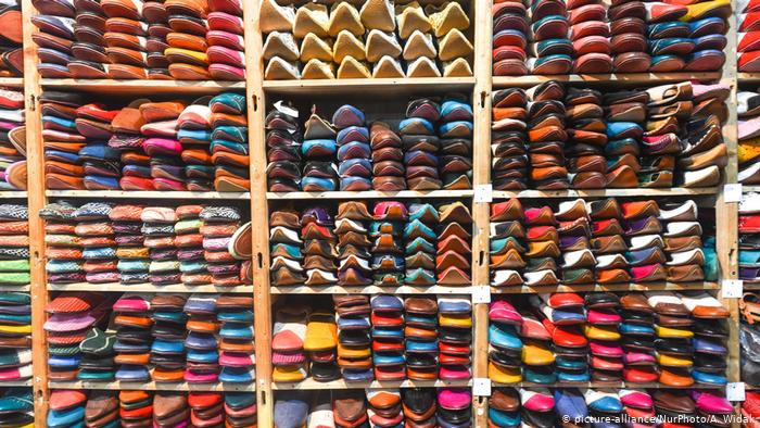 A leather shop in Fez, Morocco (photo: picture-alliance/NurPhoto/A. Widak)