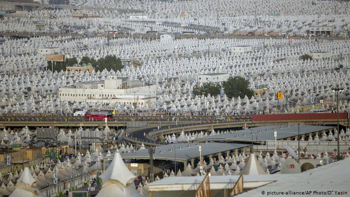حجاج بالآلاف بدلا من الملايين - شبح كورونا يخيم على حج مكة 2020 - السعودية - الإسلام