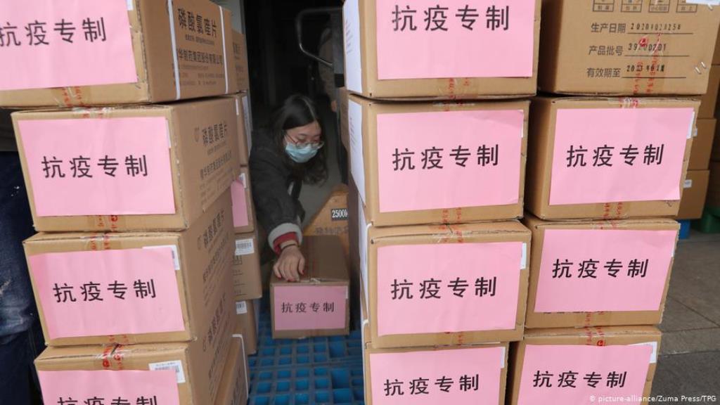 From China to Iran – a consignment of aid to fight the coronavirus pandemic (photo: picture-alliance/Zuma Press/TPG)