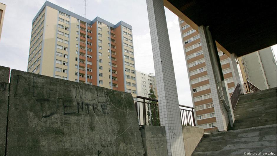 Symbolic image of a deprived Parisian suburb (photo: picture-alliance/dpa)