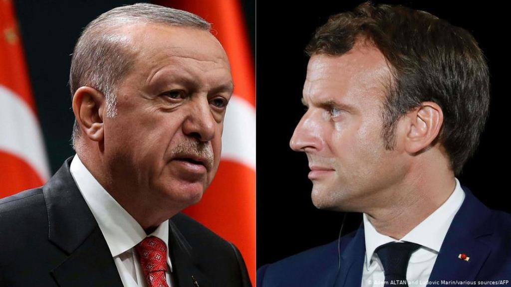 Die Türkei zahlt für die aggressive Außenpolitik einen hohen Preis: „Jenseits der Landesgrenzen ist die Türkei heute so isoliert wie lange nicht. In Europa und der EU ist Erdogan weitgehend auf sich allein gestellt. Die Verbalattacken gegen Macron werden hier kaum als Wiedergutmachung empfunden, konstatiert Ronald Meinardus.