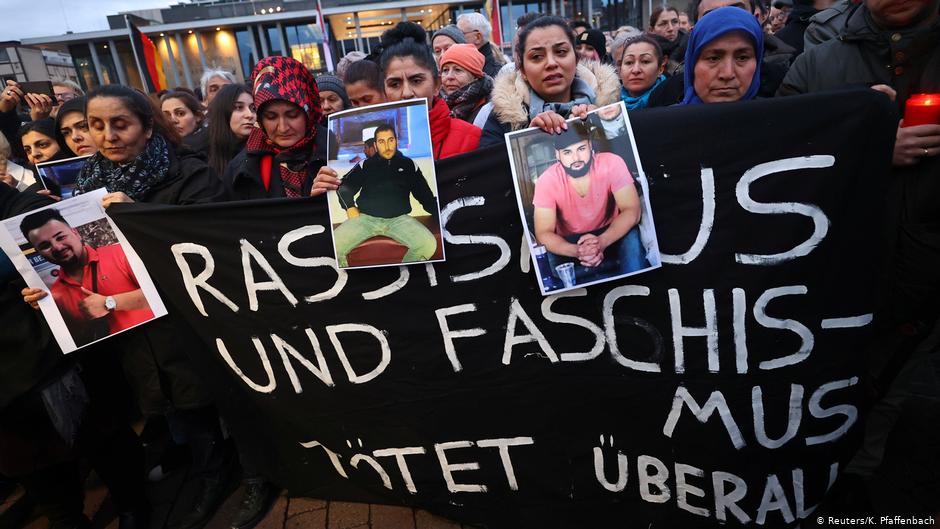 Demonstration against right-wing violence and racism after the attack in Hanau in February 2020 (photo: Reuters/K. Pfaffenbach)