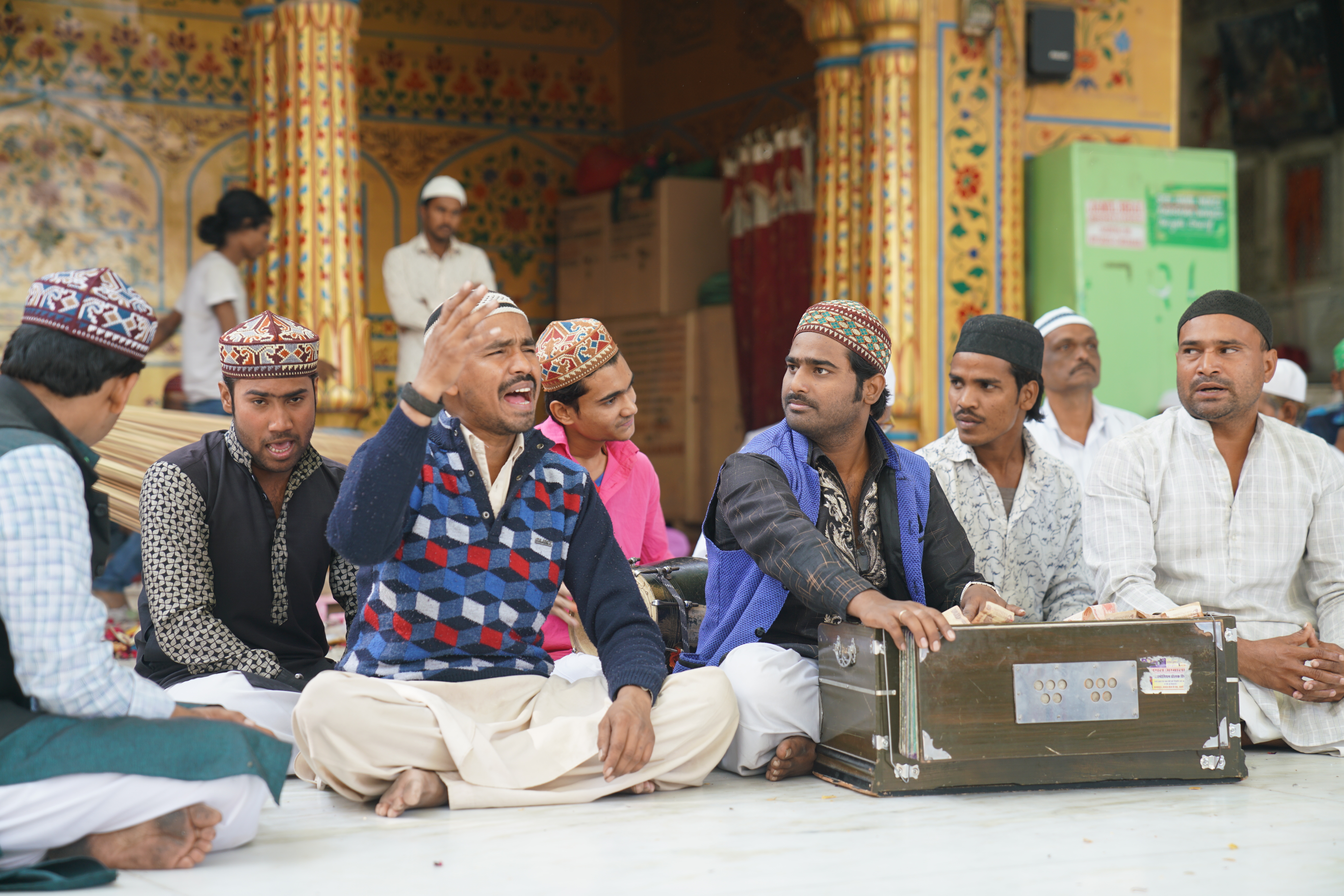 Qawwali musicians in the courtyard of the shrine of Moinuddin Chishti in Ajmer, India (photo: Marian Brehmer)