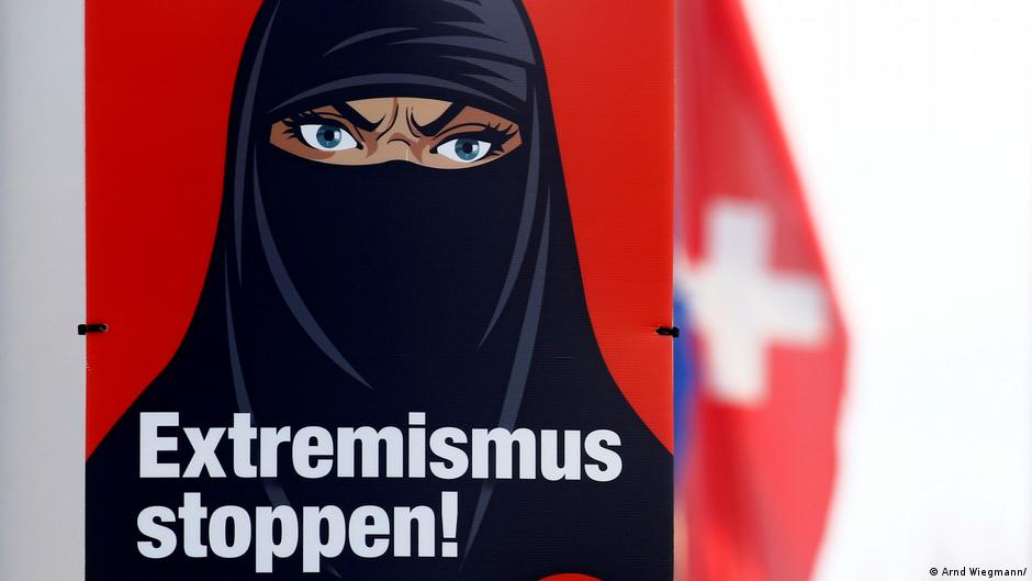 Schweiz Referendum Verhüllungsverbot; Plakat Extremismus stoppen; Foto: Arnd Wiegmann