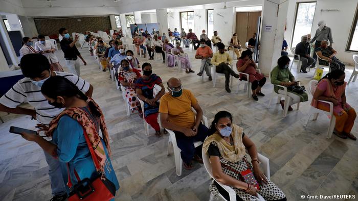 Indien Bildergalerie Coronavirus | Ahmedebad, Impfzentrum