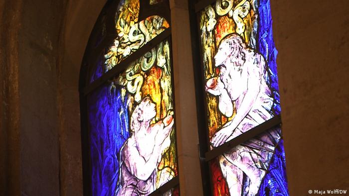 Gallery Images | Muslim artist designs stained glass windows for German abbey (photo: Manja Wolff/DW)