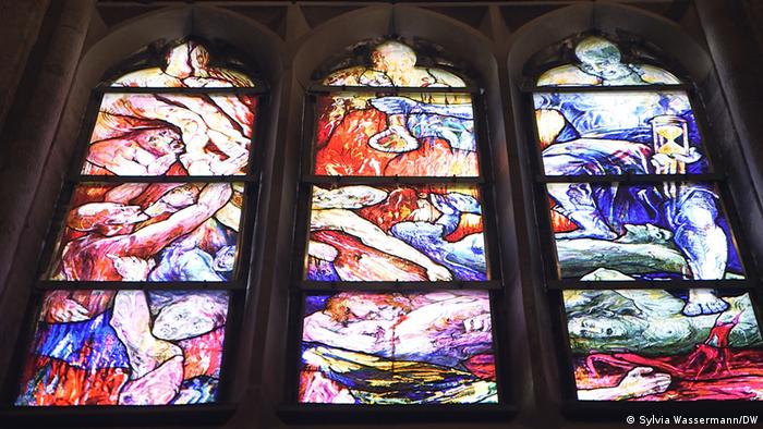 Gallery Images | Muslim artist designs stained glass windows for German abbey (photo: Manja Wolff/DW)