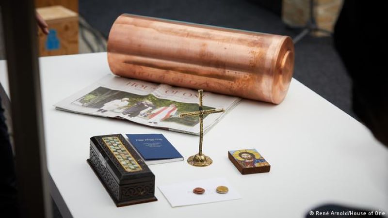 Contents of the time capsule set beneath the foundation stone (photo: Rene Arnold/House of One)
