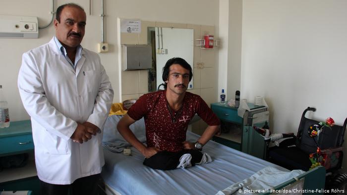  معاناة أفغان مصابين جنود سابقين - مستشفيات أفغانستان  Afghanische Kriegsverletzte  Soldaten leiden Krankenhäuser in Afghanistan Foto dpa