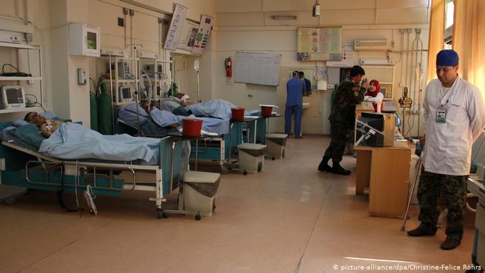  معاناة أفغان مصابين جنود سابقين - مستشفيات أفغانستان  Afghanische Kriegsverletzte  Soldaten leiden Krankenhäuser in Afghanistan Foto dpa
