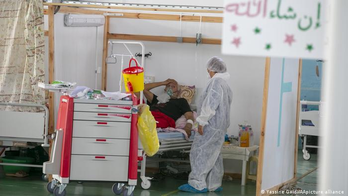 كورونا في تونس - تدهور وبائي فاقمته متحورة دلتا الشديدة العدوى