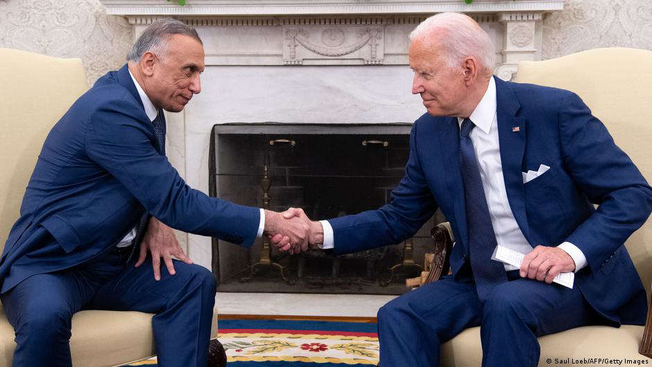  US-Präsident Joe Biden (r.) und Iraks Premierminister Mustafa al-Kadhimi haben sich auf ein Ende des Kampfeinsatzes der USA im Irak verständigt. (Foto: Saul Loeb/AFP/Getty Images)