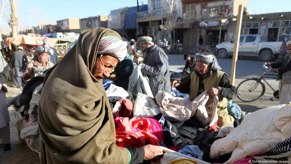 Hazaras at a market stall in Bamiyan, Afghanistan (photo: imago images)