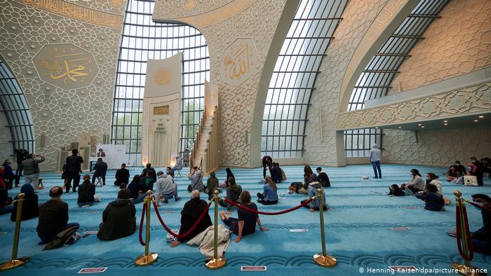 يوم المساجد المفتوحة في ألمانيا 2021 - تراجع عدد الزوار لا يعود فقط إلى كورونا 03_Deustchland Köln Tag der offenen Moschee FOTO PICTURE ALLIANCE