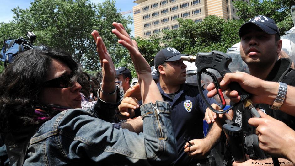 Bei den Protesten im Gezi-Park 2013 kam es immer wieder zu Auseinandersetzungen mit der Polizei. (Foto: Getty Images/AFP/B. Kilic)