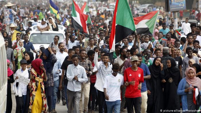 انقلاب عسكري في السودان عصف بالانتقال الديمقراطي 9_Nach Militärputsch Tote und landesweiter Protest im Sudan FOTO Getty Images