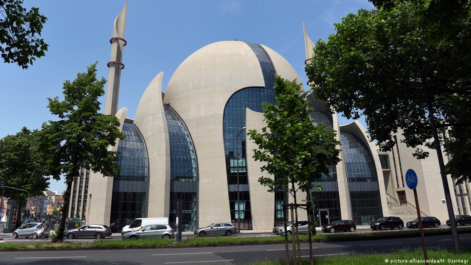 The Ditib Central Mosque in Cologne, opened in 2018 by Turkish President Erdogan (photo: DW/Julia Vergin)