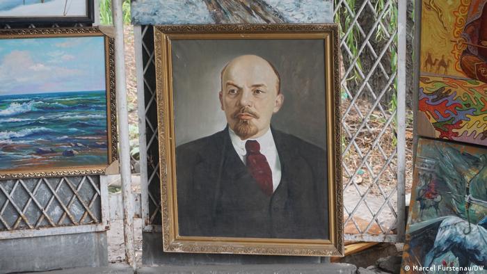 Porträt von Wladimir Iljitsch Lenin, erster Regierungschef der Sowjetunion auf einem Kunstmarkt