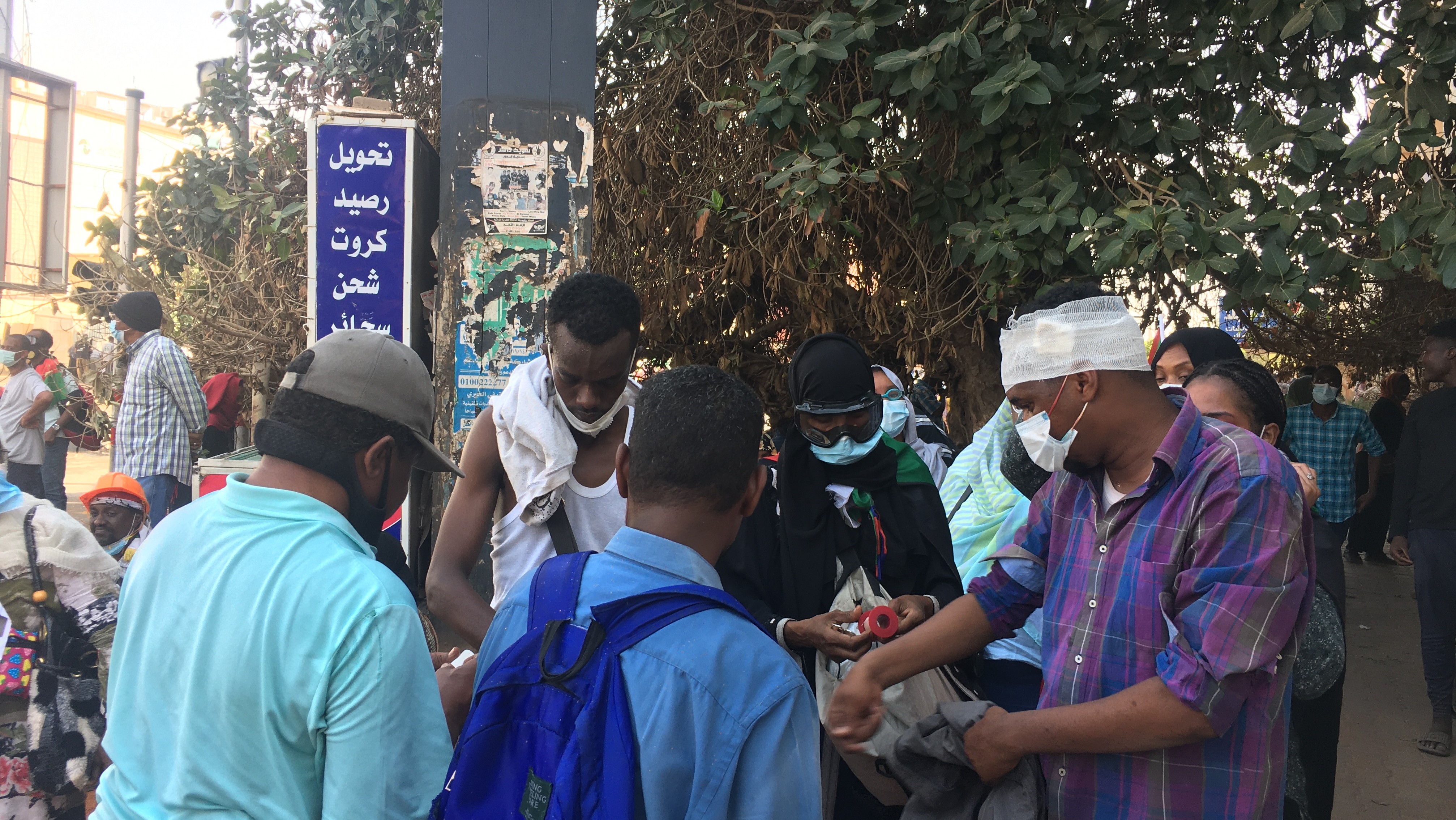 Locals prepare to protest in Khartoum against Sudan's ruling military junta, January 2022 (photo: Eduard Cousin)