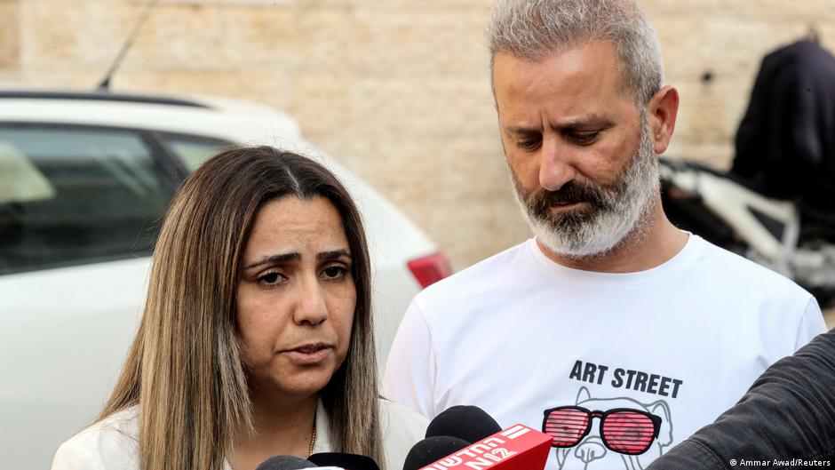 Detained over espionage charges for allegedly taking photographs of President Tayyip Erdogan's residence during a trip to Istanbul, Mordi and Natali Oknin speak to the media in Israel on 18 November 2021, following their release (photo: REUTERS/Ammar Awad)