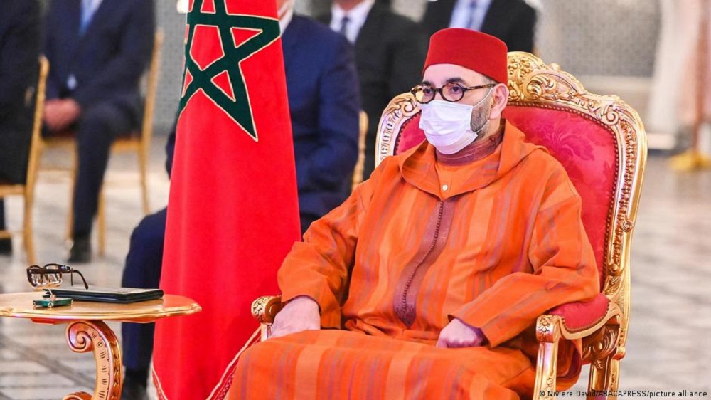 في المغرب يحتفظ الملك محمد السادس بمركزية القرار في القضايا الاستراتيجية والمشاريع الكبرى.(Foto: Nivier David/AP/Capress/ picture alliance)v