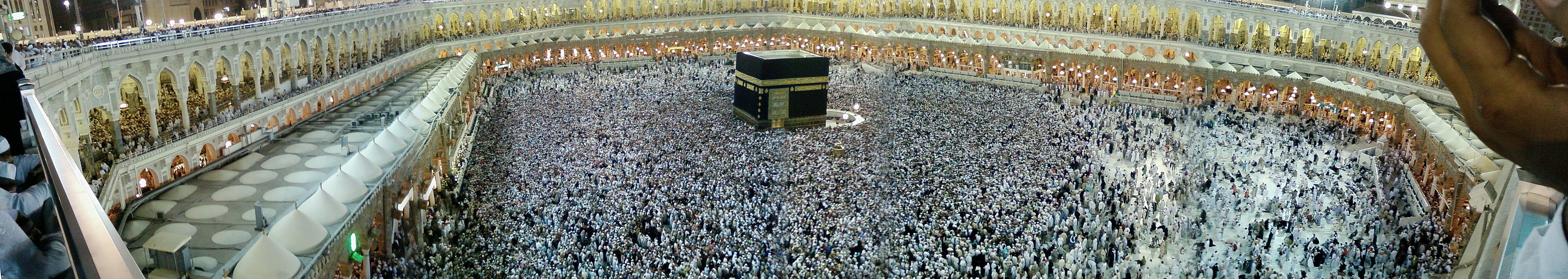 صورة بانورامية للحرم المكي Mekka al HaramMoschee panorama Wikipedia CC BY 3.0