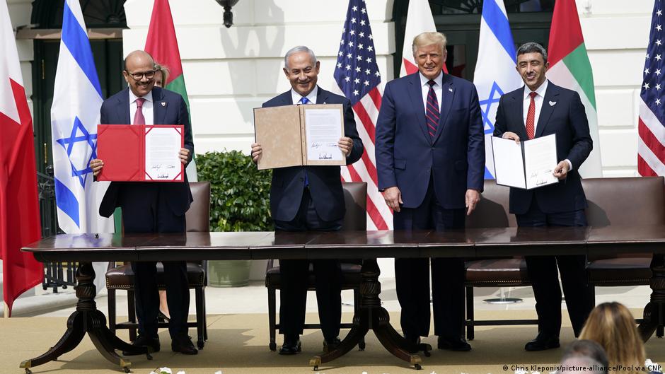 Signing of the Abraham Accords (photo: Chris Kleponis/picture-alliance/Pool via CNP)