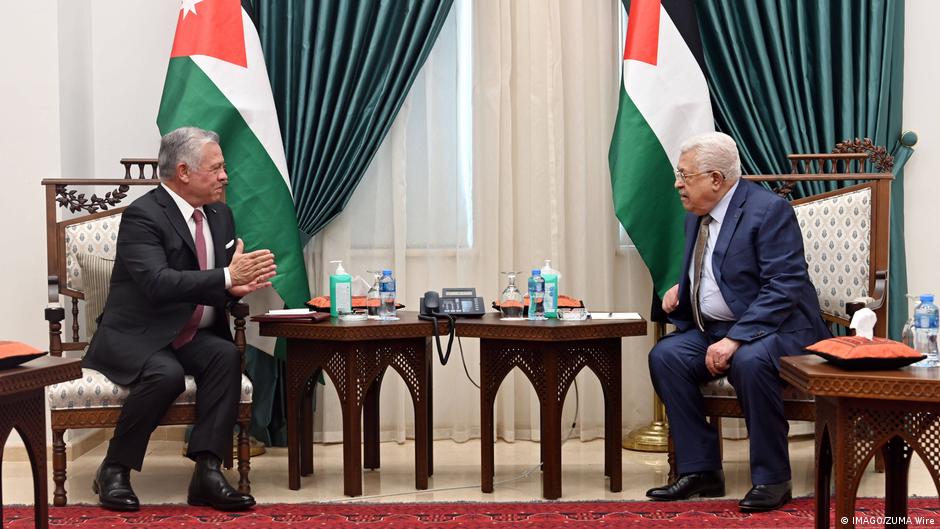 Mahmoud Abbas meets with King Abdullah II of Jordan, in the West Bank city of Ramallah, 28 March 2022 (photo: IMAGO/Zuma Wire)
