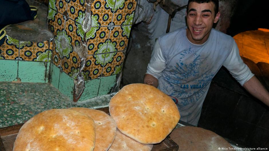 خبز في المغرب. Marokko Brot Bäckerei marokkanisches Brot  Foto Picture Alliance