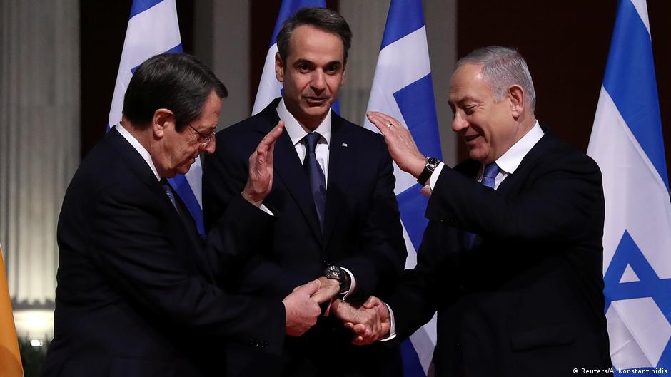 Zyperns Staatschef Anastasiades, der griechische Ministerpräsident Mitsostakis und Israels Regierungschef Netanjahu (v. l.); Foto: Reuters/A.Konstantinidis