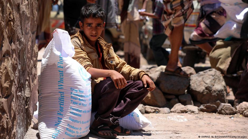 المسؤولون الأوروبيون دعوا لتسهيل إيصال المساعدات إلى اليمن. Jemen Hilfe Katastrophenhilfe Flüchtlinge Flucht Foto Getty Images
