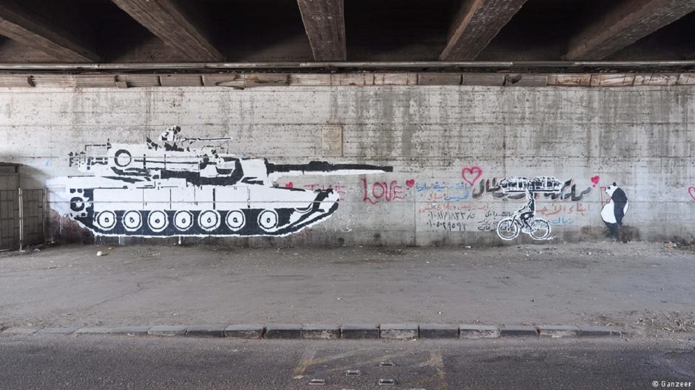 الدولة القوية - جداريات في القاهرة - تم رشها في يناير 2011.  The strong state. Graffiti in Cairo, sprayed in January 2011 (photo: 