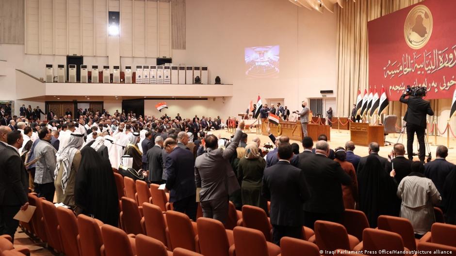 منظمات دولية -تراقب الديمقراطية في العالم مثل "فريدم هاوس"- ترى أن العراق "ليس حرا"، رغم الانتخابات. Irak Parlament in Bagdat Foto Picture Alliance