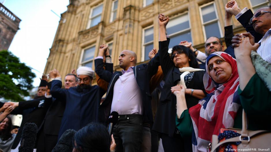 A multi-faith vigil outside the Town Hall in Albert Square, Manchester, after the terrorist attack on the Manchester Arena, May 2017 (photo: Getty Images/AFP/B. Standsall)